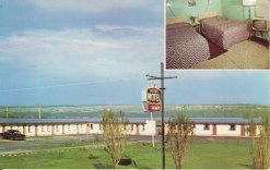 Richer Motel, Quebec; Card notes that motel has electric heat, shower, TV